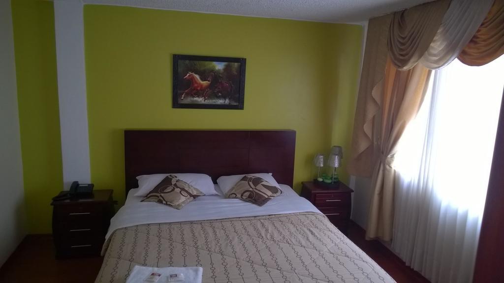 Hostal El Roble Quito Room photo